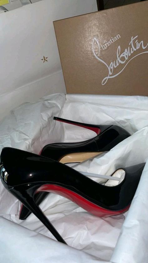 Louboutin Aesthetic, Red Bottom Heels, Pretty Heels, Heels Aesthetic, Fashion Shoes Heels, Cute Shoes Heels, Red Louboutin, Louboutin Heels, Christian Louboutin Heels