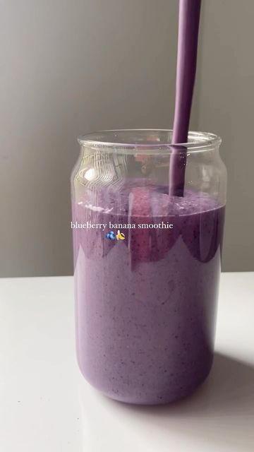 Blueberry Smoothie Aesthetic, Blueberry Smoothie, Food Captions, Smoothie Cup, Smoothie Drink Recipes, Makanan Diet, Blueberries Smoothie, Starbucks Drinks Recipes, Healthy Drinks Recipes