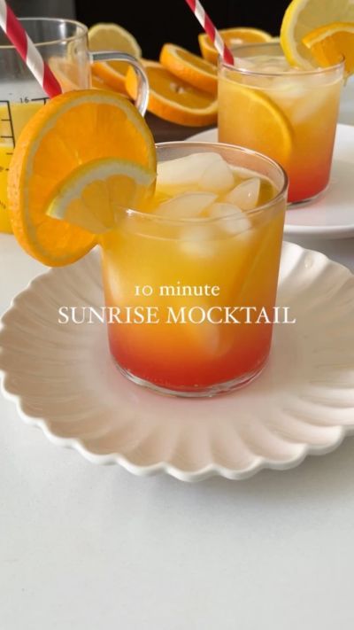 Sunrise Mocktail - Moribyan Sunrise Mocktail, Mocktail Drinks, Iced Drinks Recipes, Drink Recipes Nonalcoholic, Refreshing Drinks Recipes, Fancy Drinks, Homemade Drinks, Cocktail Drinks Recipes, Healthy Drinks Recipes