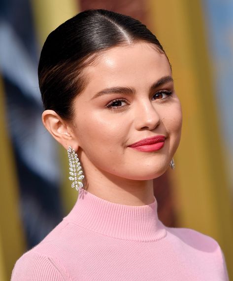 Selena Gomez Thanks the 'Inspiring' Black Leaders Who Took over Her Instagram for 2 Weeks Selena Gomez Boyfriend, Selena Gomez Hair, Alex Russo, Selena Gomez Photos, Helena Christensen, Influential People, Time 100, Marie Gomez, Celebrity Makeup