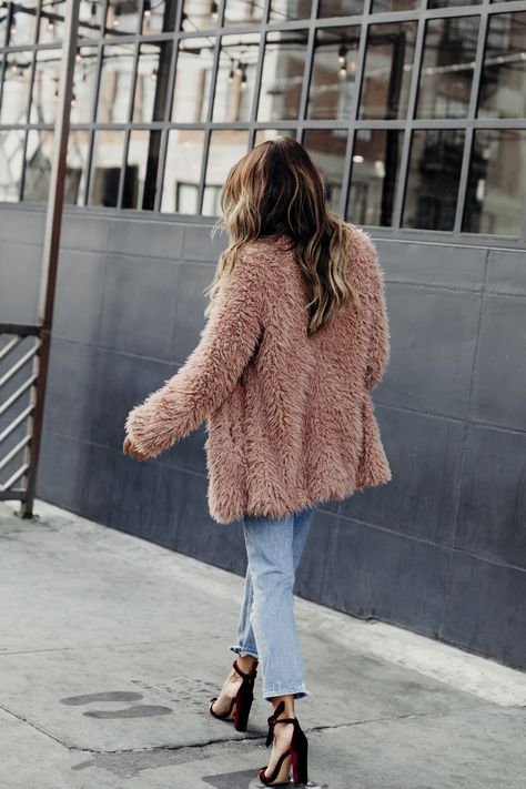 fuzzy sweater outfit, friendsgiving outfit ideas Fuzzy Pullover Outfit, Coulottes Outfit, Friendsgiving Outfits, Jjill Outfits, Friendsgiving Outfit Ideas, Sweater Outfit Winter, Friendsgiving Outfit, Hoody Outfits, Fuzzy Sweater Outfit