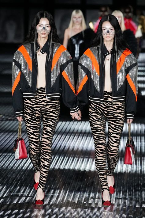 Gucci Just Sent 68 Sets Of Identical Twins Down Its SS23 Runway At Milan Fashion Week | British Vogue Gucci Spring 2023, Gucci Runway, 90s Fashion Outfits Hip Hop Party, Spring 2023 Ready To Wear, Gucci Spring, 2023 Ready To Wear, Moda Paris, 90s Fashion Outfits, Spring Summer 2023