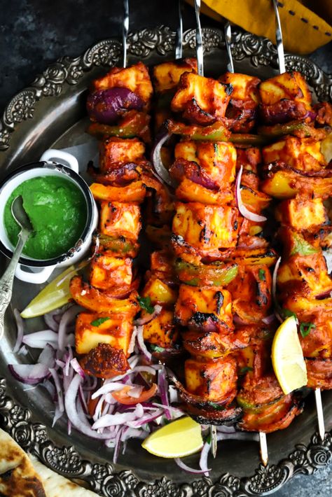 Paneer Skewers, Salad Indian, Indian Salad, Naan Roti, Tandoori Marinade, Tandoori Paste, Tandoori Paneer, Meatless Mains, Curry Pasta