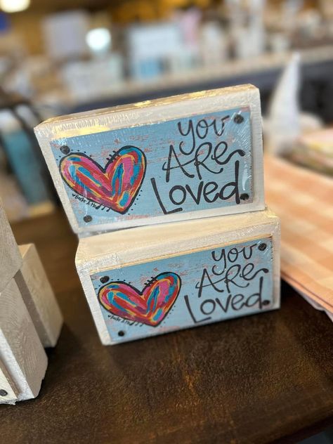 Scrap Wood Painting Ideas, Painted Wood Blocks Ideas, Painted Wood Blocks, Mod Podge On Wood, 2x4 Crafts, Wood Block Art, Textured Paint, Block Painting, Girl Scout Crafts