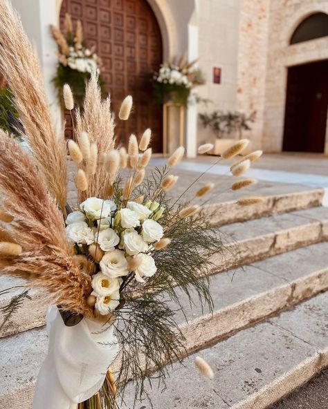 Romy Flower Designer (@romy_flower_designer) • Instagram photos and videos Desert Flower Arrangements, Bridesmaid Bouquet Ideas, Weddings Idea, Desert Flowers, Bouquet Ideas, Love Actually, Bridesmaid Bouquet, Floral Arrangement, Floral Arrangements