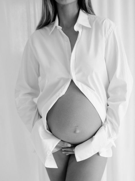 Tonal, fashion inspired pregnancy shoot — Photography By Renata White Dress Shirt Maternity Shoot, Maternity White Button Down, Maternity Shoot White Shirt, White Button Down Shirt Maternity Photoshoot, White Shirt Maternity Photos, White Sheet Maternity Shoot, Maternity White Shirt, Studio Maternity Photos, Maternity Shoot Ideas