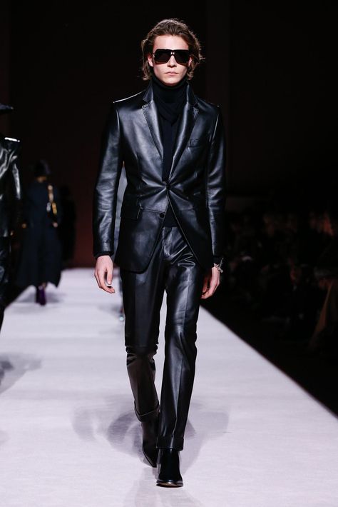 Men Couture, Tom Ford Menswear, Tom Ford Tuxedo, Fall Menswear, New York People, Men Lifestyle, Tom Ford Clothing, Leather Suit, Badass Style