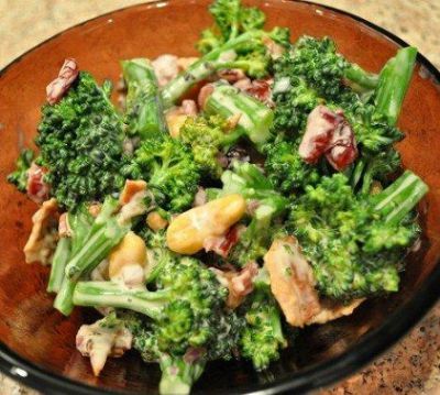 Broccoli Salad Recipes Using Broccoli, Broccoli Raisin Salad, Broccoli Bacon Salad Recipe, Creamy Broccoli Salad Recipe, Broccoli Bacon Salad, Raisin Salad, Creamy Broccoli Salad, Pasta Sausage, Ham Salad Recipes