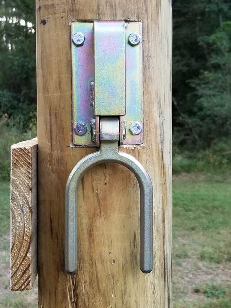 How It Works - Best Gate Latch Horse Shoe Gate Latch Ideas, Cattle Gate Latch Ideas, Horse Gates Ideas, Farm Gate Latch Ideas Diy, Gate Latches Hardware, Gate Latches Ideas, Farm Gate Ideas, Gate Latch Ideas Diy, Double Gate Latch Ideas