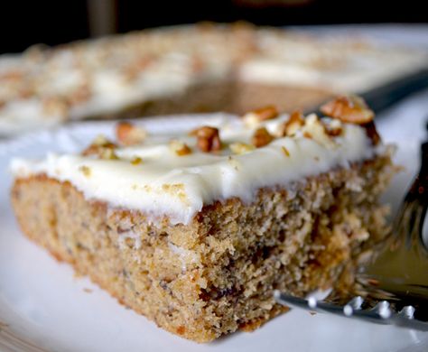 Super Moist Banana Nut Sheet Cake Banana Nut Cake Recipe, Ultimate Banana Bread Recipe, Preacher Cake, Banana Nut Cake, Cake Recipe Moist, Blueberry Crumb Cake, Nut Cake, Crumb Cake Recipe, Banana Cake Recipe