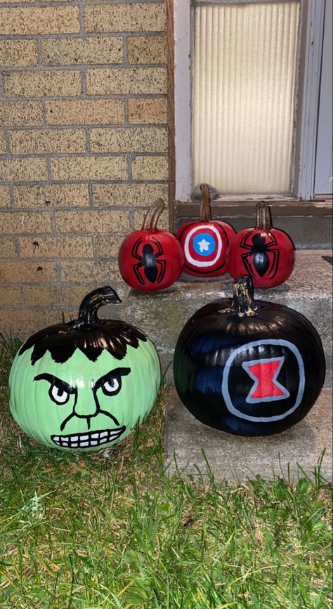 Avengers Pumpkin Painting, Hulk Pumpkin Painting, Marvel Pumpkin Painting, Black Widow Spiderman, Hulk Pumpkin, Spiderman Pumpkin, Pumpkin Games, Painting Pumpkins, Amazing Pumpkin Carving