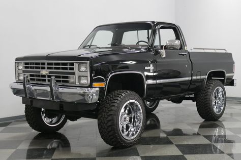 This 1987 Chevrolet K10 Silverado For Sale Is Square And Shiny 1987 Chevy Silverado, Lifted Silverado, Vintage Chevy Trucks, Chevy K10, Studebaker Trucks, Trucks Ford, Chevy Classic, Ford Model T, Gear Wheels