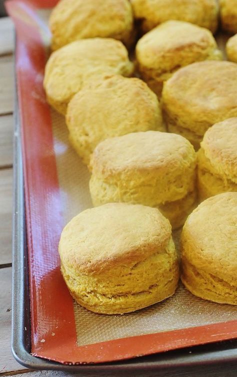 Pumpkin Pie Biscuits. All the flavors of pumpkin pie folded into buttermilk biscuit dough: pumpkin, honey and spices. Gooseberry Patch Cookbooks, Buttermilk Biscuit, Homemade Biscuits Recipe, Biscuit Dough, Healthy Breakfast Recipes Easy, Homemade Biscuits, Southern Food, Biscuits And Gravy, Buttermilk Biscuits