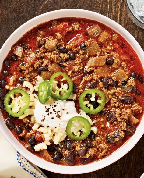 Quick and easy chili recipe with spicy crema | More recipes on www.HelloFresh.com Hello Fresh Chili Recipe, Beef And Black Bean, Spicy Crema, Black Bean Chili Recipe, Chili Recipe With Black Beans, Hellofresh Recipes, Winning Recipes, Low Oxalate, Bean Chili Recipe