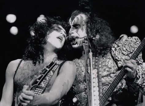 Gene Kiss, Kiss Cute, Gene Simmons Kiss, Vinnie Vincent, Eric Carr, Peter Criss, Ace Frehley, Paul Stanley, Gene Simmons