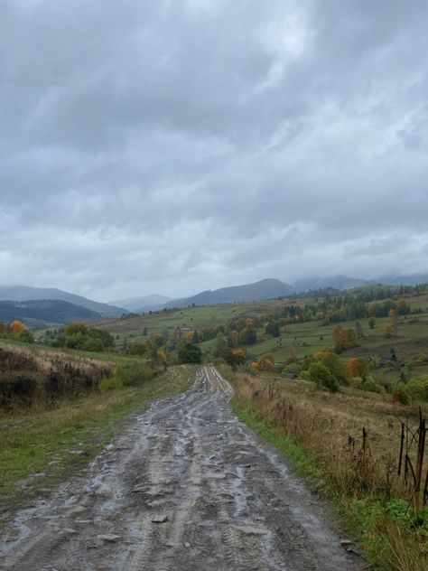 Rainy England Countryside, Rainy Village Aesthetic, Rainy England Aesthetic, Rainy Countryside, Rainy Village, Rainy England, British Countryside Aesthetic, Notion Pictures, Strange Trails