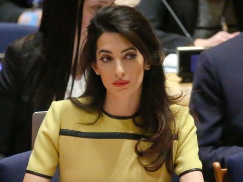 Amal Clooney Speech, Amal Clooney Aesthetic, Amal Clooney Hair, Professional Office Wear, Law Aesthetic, Elegant Office Wear, Office Wear Dresses, Stylish Office Wear, Amal Alamuddin