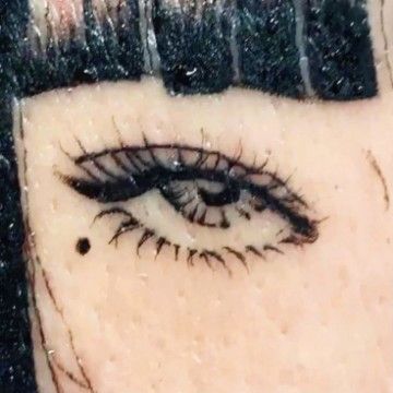 Japanese Horror, Junji Ito, Mini Pizza, Black Cartoon, Eye Tattoo, Aesthetic Photography Nature, Simplistic Tattoos, Hippie Art, Brown Aesthetic