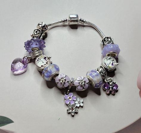 VIOLET DAISY bead Bracelet, Violet flower bracelet daisy, heart dangle, girlfriend birthday gift, bridesmaids jewelry, purple bracelet beaded. cherry blossom ,Pandora style. Purple Jewelry Bracelets, Luxury Purple Bracelets, Purple Pandora Bracelet, Cute Pandora Bracelet, Purple Charm Bracelet, Daisy Bead Bracelet, Purple Pandora, Beaded Cherry Blossom, Pandora Bracelet Ideas