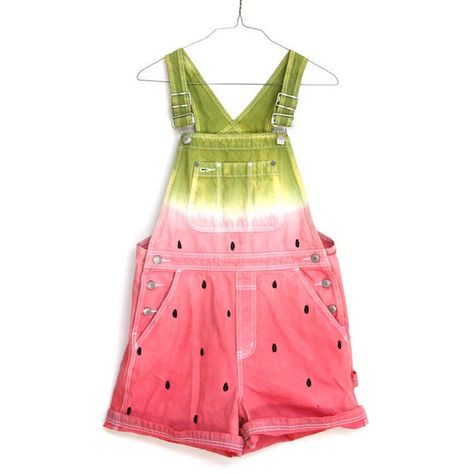 These little watermelon overalls are absolutely the cutest thing, my little princess definitely needs a pair. Hand Painted Jeans, Watermelon Outfit, Overalls Shorts, Painted Jeans, Diy Baby, Visual Kei, Overall Shorts, Cute Fashion, Kitsch