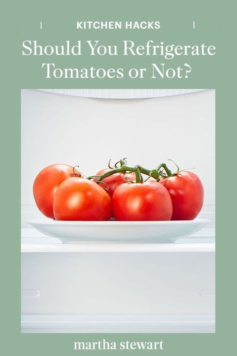 Should you refrigerate tomatoes or leave them out on the counter? Does the storage method change depending on their level of ripeness? To help you answer these kitchen questions, we asked the experts on the best method to store tomatoes to help keep them fresh and juicy for your next meal. #foodhacks #marthastewart #recipehacks #lifehacks #kitchenhacks Storing Tomatoes Fresh, Best Way To Store Tomatoes, How To Keep Tomatoes Fresh Longer, Storing Tomatoes, Cleaning Produce, Store Tomatoes, How To Store Tomatoes, Freezing Tomatoes, Kitchen Basics