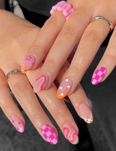 Spring Nail Short, Nail Trends 2023 Summer, Nail Idea Spring, Nails Aesthetic Spring, Checker Nails, Mismatch Nails, Nails 2023 Acrylic, Spring Nails2023, Gel Nails French Tip