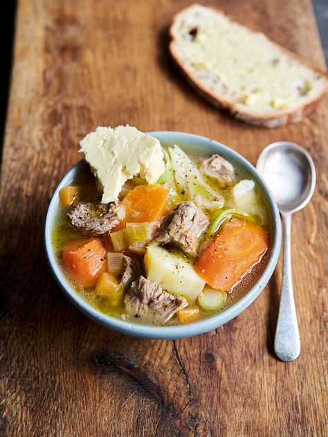 Cawl Recipe, Scouse Recipe, Stew Ideas, Welsh Food, Welsh Recipes, English Recipes, Veg Soup, British Recipes, Jamie Oliver Recipes