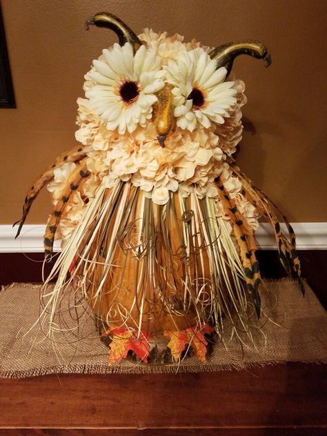 Pumpkin Owl, Halloween Pumpkin Crafts, Creative Pumpkin Decorating, Owl Pumpkin, Pumpkin Decorating Contest, Pumpkin Carving Contest, No Carve Pumpkin Decorating, Pumpkin Contest, Carving Pumpkins