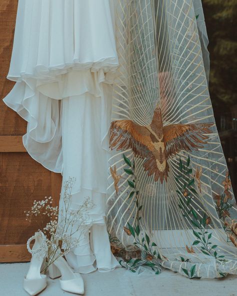 Bird Veil Wedding, Edgy Elopement, Edgy Bridal, Photo Planner, Red Rock Canyon, Bridal Details, Pnw Wedding, Desert Elopement, Bird Wedding