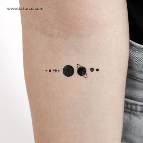 Minimalist Space Tattoo, Planets Tattoo Design, Planets Tattoo, Outer Space Tattoos, Tattoo Planet, Cosmos Tattoo, Astronomy Tattoo, Kitten Tattoo, Solar System Tattoo