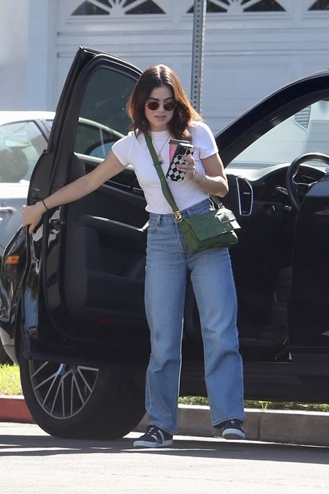 Lucy Hale Style Outfits, Minimalist Ootd, Lucy Hale Outfits, Lucy Hale Style, Female Clothes Outfits, Imogen Poots, Global Hair, Simple Casual Outfits, Plain Sweaters