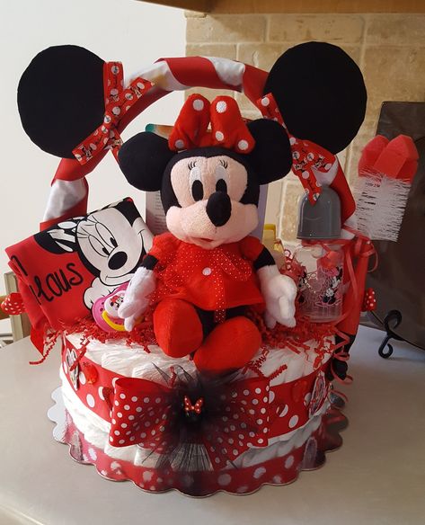 Minnie Mouse Gift Basket Diaper Cake Made By Norma Unique Gift Baskets Minnie Mouse Basket Ideas, Pampers Cake, Cake Gift Basket, Baby Cadeau, Pamper Cake, Minnie Mouse Gifts, Minnie Mouse Birthday Theme, Mickey Mouse Baby Shower, Creative Gift Baskets