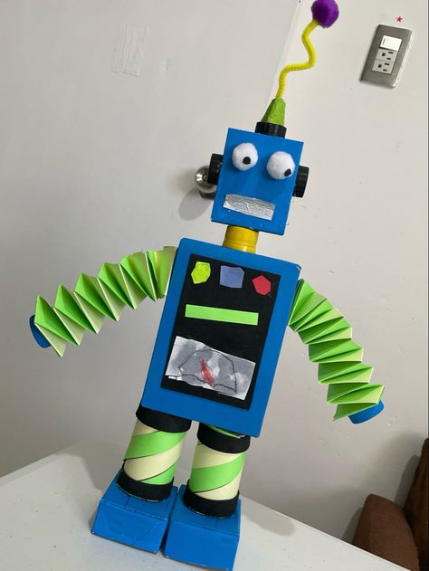 Make A Robot Out Of Recycled Items, Robot Made Out Of Recycled Materials, Recycle Robot Project Ideas, Diy Robot From Recycled Material, Recycled Robot Project, Robot From Recycled Materials, Robot Project Ideas, Diy Robot Projects, Recycle Robot