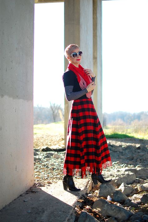 Blanket Skirt Outfit, Chilly Weather Outfits, Blanket Skirt, Skirt Outfit, Winter Clothes, Skirt Outfits, What I Wore, Skirt Fashion, Picnic Blanket