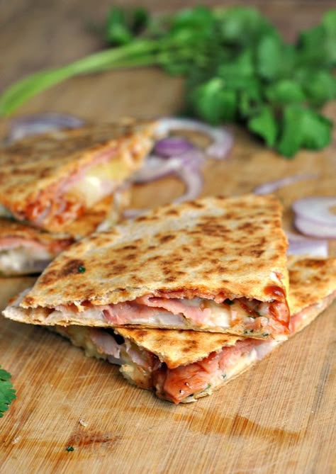 Hawaiian Pizza Quesadillas recipe Quesadilla Maker Recipes, Pizza Quesadillas, Quesadilla Recipes Easy, Quesadilla Maker, Quesadilla Recipes, Pub Food, Sandwiches And Wraps, Hawaiian Food, Wrap Sandwiches