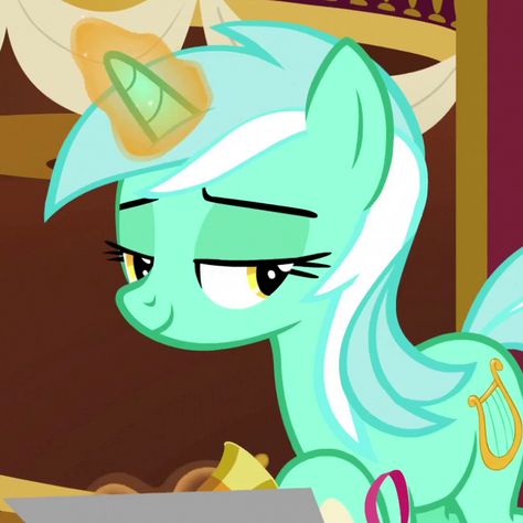 Lyra Mlp Icon, Lyra Heartstrings Icon, My Little Pony Background Characters, Mlp Lyra, Mlp Screenshots, My Little Pony Pfp, Mlp Pfps, Legend Of Everfree, Lyra Heartstrings