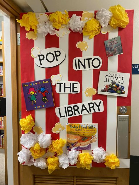 November Library Displays, Winter Classroom Display, Librarian Glasses, School Library Book Displays, Librarian Ideas, Library Window, School Library Bulletin Boards, School Library Lessons, Library Decorations