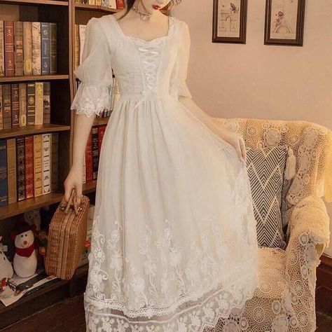 Princess Fairy Dress, Vintage Dress Design, Mori Girl Fashion, Cottagecore Fashion, Vestidos Vintage, Maxi Dress Evening, Fairy Dress, Lolita Dress, Dress Inspo