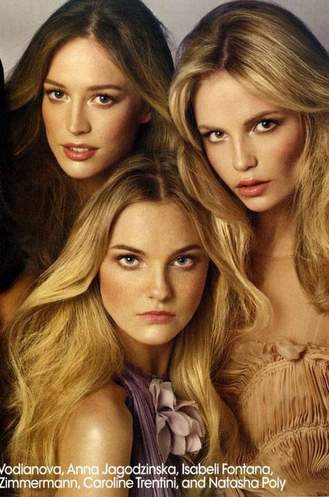 American Vogue - American Vogue May 2009 Cover Cleopatra Beauty Secrets, American Vogue, Caroline Trentini, Raquel Zimmermann, Liya Kebede, Lara Stone, Natasha Poly, Isabeli Fontana, Natalia Vodianova