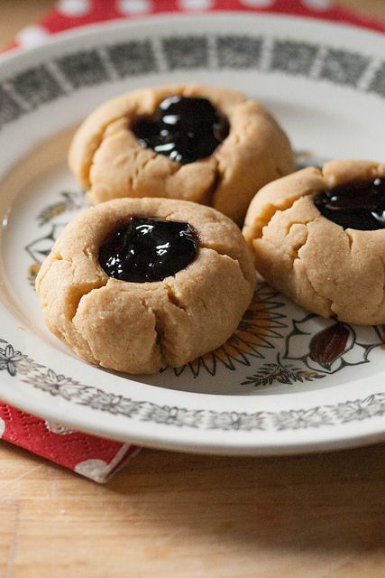 Grape Jelly Dessert Recipes, Grape Jelly Cookies, Grape Jelly Desserts, Uses For Grape Jelly, Recipes With Grape Jelly, Grapes Recipes, Jelly Thumbprint Cookies, Peanut Butter Cookie Recipes, Butter Cookie Recipes