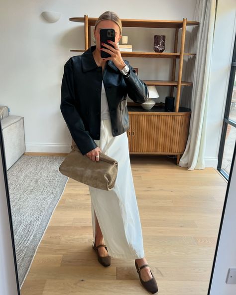 Lydia Tomlinson | Transitional outfit inspo from past to present 🍂 | Instagram Lydia Tomlinson Outfits, Lydia Jane Tomlinson, Lydia Tomlinson, Transition Outfits, Ballet Flats, Personal Style, Outfit Inspirations, Outfit Ideas, Casual Outfits