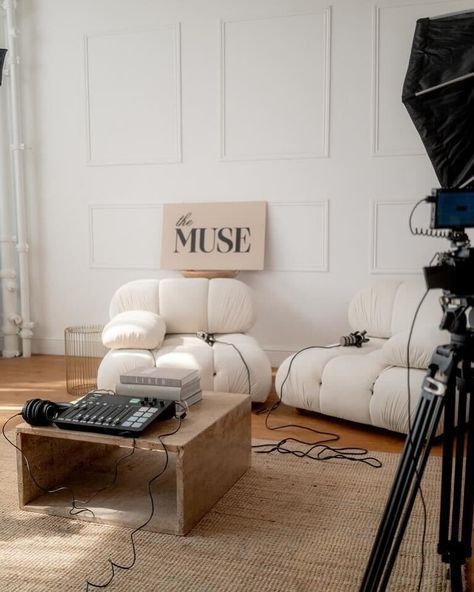 Looking for a gorgeous space to film your podcast? Take a look at this set up 😍 We provide the filming, audio recording, photos and space! DM us for more info ✨ Podcast Lounge Setup, Desk Podcast Setup, Beauty Filming Room Setup, Filming Space Ideas, Earthy Podcast Setup, Podcast Studio Chairs, Podcast Filming Setup, Comfy Podcast Setup, Filming Set Up Youtube