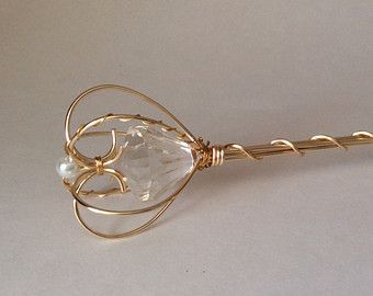 Dekorasi Halloween, Flower Girl Wand, Witchy Crafts, Fairy Crafts, Fairy Wands, Bubble Wands, Wire Jewelry Designs, Magical Jewelry, Diamond Jewel