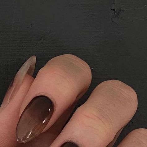 Japanese Nail Artist | “Some clear ombré, marbling and the tiny bit of foil is perfect” - @kelsey_diprima 🤎🖤 | Instagram Clear Brown Nails, Brown Ombre Nails, Kelsey Diprima, Faded Nails, Japanese Nail, Japanese Nails, Brown Ombre, Brown Nails, Marbling