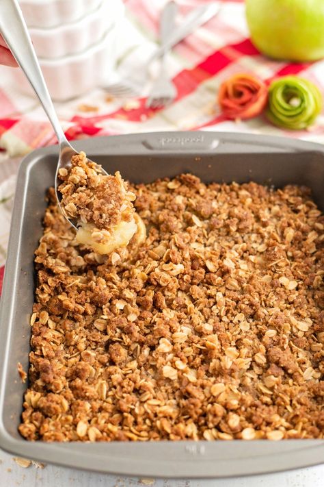 Cortland Apples, Apple Crisp Pizza, Old Fashioned Apple Crisp, Apple French Toast Casserole, Fall Desserts Apple, Apple Crisp Topping, Baked Apple Dessert, Mcintosh Apples, Easy Apple Crisp Recipe