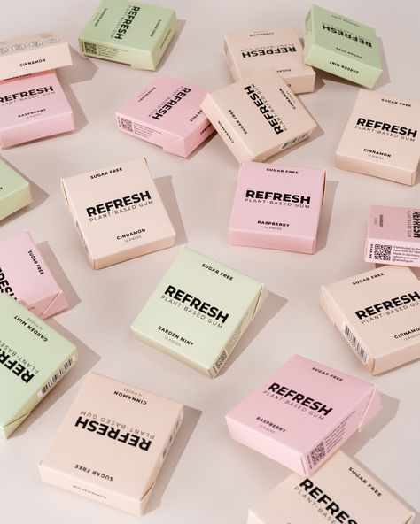 Gum Packaging, Gum Mint, Chewing Gum Brands, Gum Brands, Soap Packaging Design, Mint Logo, Sugar Free Gum, Pastel Colour Palette, Box Packaging Design