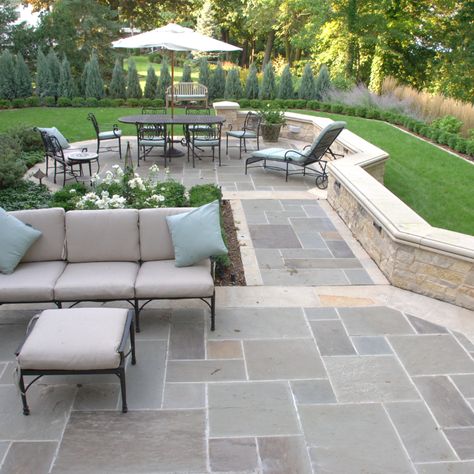 Bluestone Pavers, Living Pool, Paver Designs, Patio Pavers Design, Bluestone Patio, Backyard Remodel, Backyard Inspiration, Garden Pathway, Paver Patio