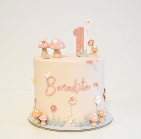 Pink Mushroom Cupcakes, 1st Birthday Cake Buttercream, Simple Fairy Cake, Fairy Theme Birthday Cake, Fairy Party Cake, Kue Mickey Mouse, Fairy First Birthday Cake, Girls 1st Birthday Cake, Kue Disney