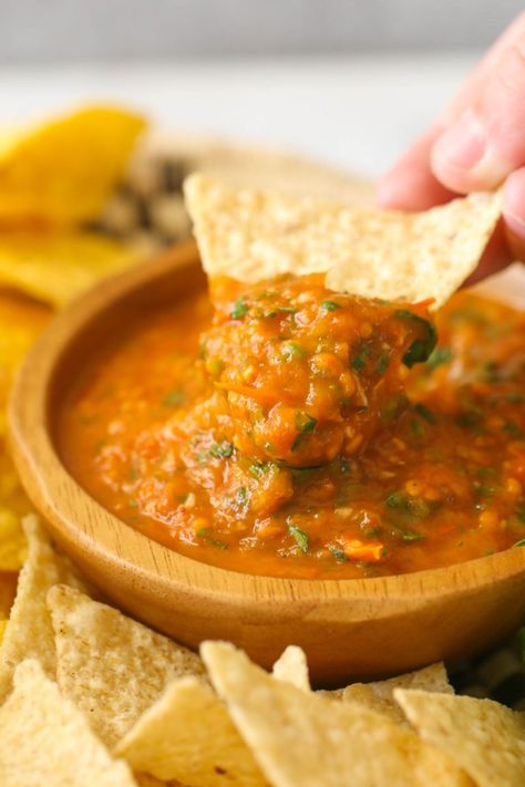 This Roasted Tomato Salsa has an amazing depth of flavor and the perfect texture, using homegrown tomatoes. Grab some chips and dig in! Yellow Tomato Salsa, Tomato Salsa Canning, Roasted Tomato Salsa Recipe, Heart Healthy Recipes Low Sodium, Tomato Salsa Recipe, Salsa Salsa, Roasted Tomato Salsa, What Is For Dinner, Varieties Of Tomatoes