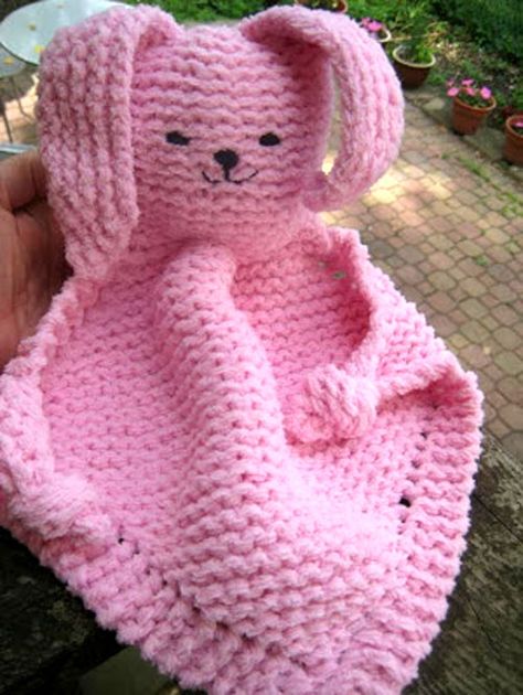 Bunny Blanket Buddy - Free Pattern Bunny Blanket Buddy, Baby Boy Knitting Patterns Free, Easy Baby Knitting Patterns, Rabbit Knitting Pattern, Bunny Knitting Pattern, Bunny Blanket, Knitted Toys Free Patterns, Knitted Teddy Bear, Lovey Pattern